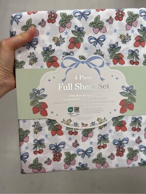Full Sheet Set - White with Strawberry & Bow Print